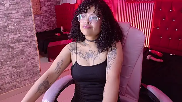 mia_hernnandez stripchat live cam model