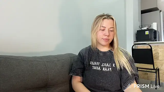 alyrasun stripchat live cam model