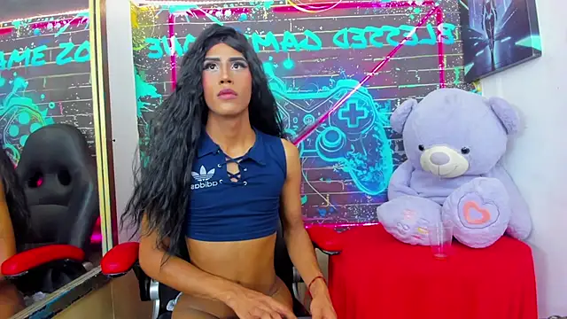 GirlsRoyalsTwink stripchat live cam model