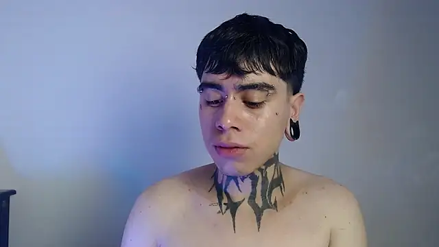 smoker_kenny stripchat live cam model
