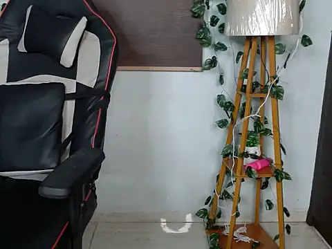 Sexynaina3 stripchat live cam model