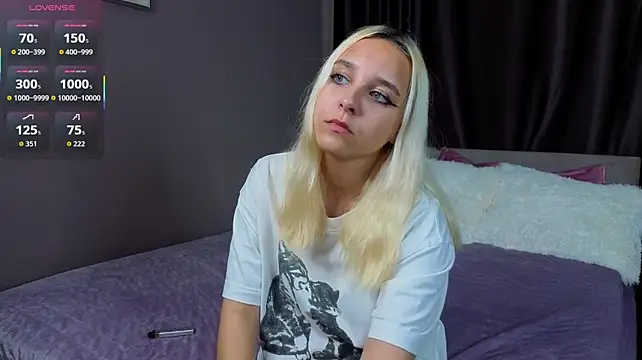 NenaBreiter stripchat live cam model