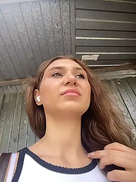 QuitieLia stripchat live cam model