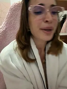Irresistible37 stripchat live cam model