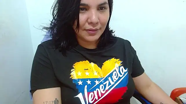 sinay024 stripchat live cam model