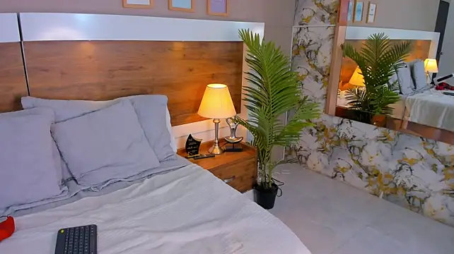 EmaBakker stripchat live cam model