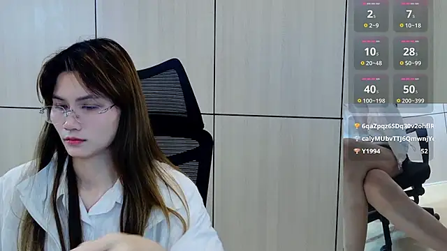 zhen-68 stripchat live cam model