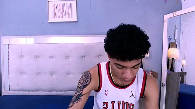 _Thiago12 stripchat live cam model