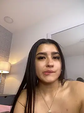 Emilygh1_ stripchat live cam model