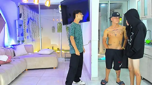 Houseofwarrios stripchat live cam model