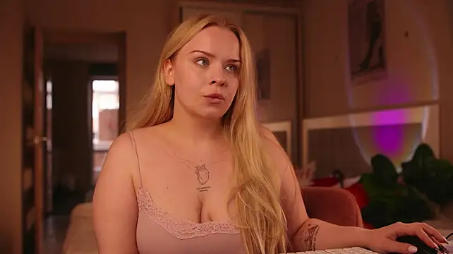 LisaLove3 stripchat live cam model