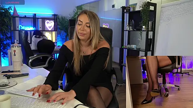 BabesGoWild stripchat live cam model