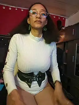 AmelieMartinez stripchat live cam model
