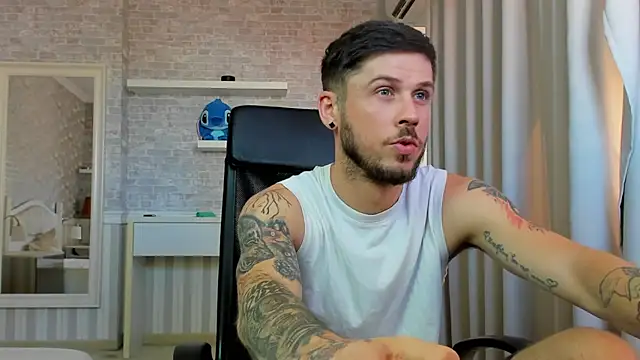 JonahShaw stripchat live cam model