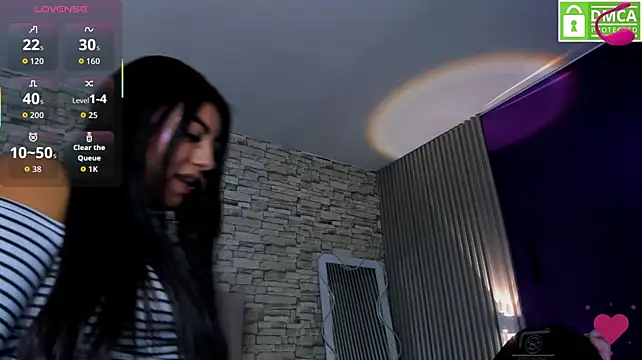 Laulin_tay stripchat live cam model
