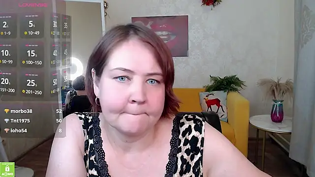QUEEN02030 stripchat live cam model