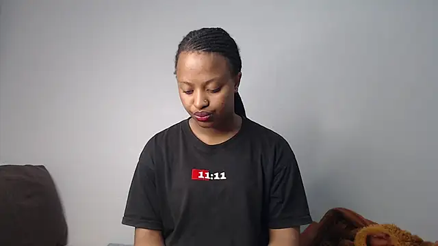 Youngling05 stripchat live cam model