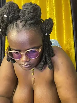 Bustyy_Bitch stripchat live cam model