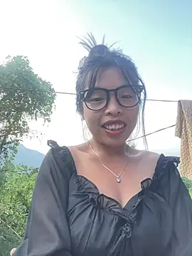Hikomy- stripchat live cam model