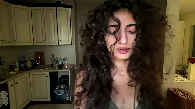ShantiLeavitt stripchat live cam model
