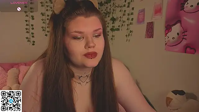 Lilyssse stripchat live cam model