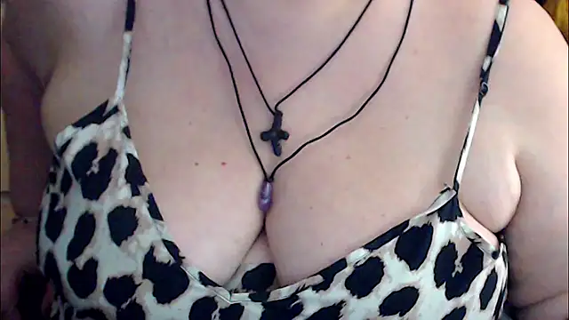mayasmith stripchat live cam model
