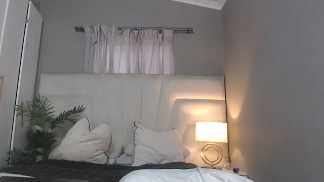 naughtyblackdolie stripchat live cam model