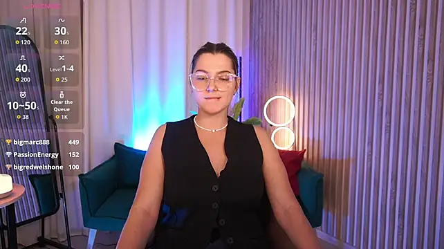 LucreciaStorm stripchat live cam model