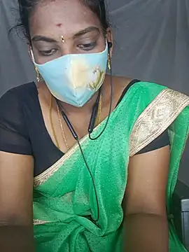 Tamil_hot_Kaviya stripchat live cam model