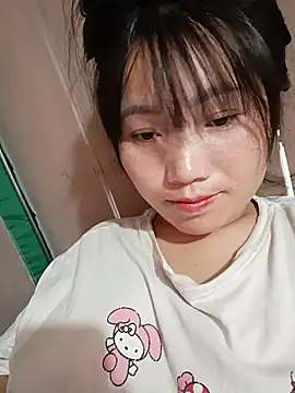 lylaanhmin stripchat live cam model