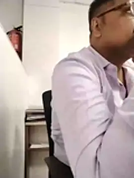 Desi_Gujju_Boy stripchat live cam model