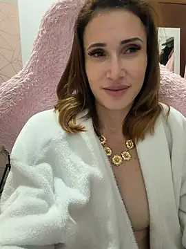 Irresistible37 stripchat live cam model