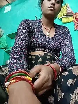 Riyanshi67A stripchat live cam model