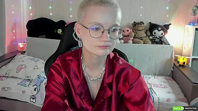JulietFowler stripchat live cam model