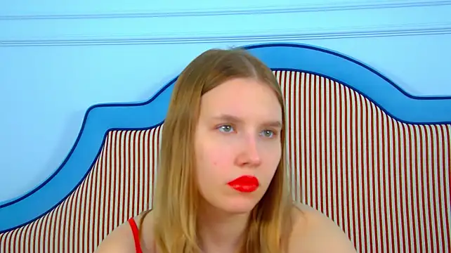 LiliLinn stripchat live cam model