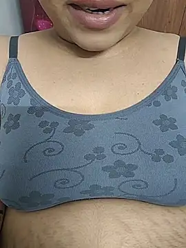 AnvithaAnu stripchat live cam model
