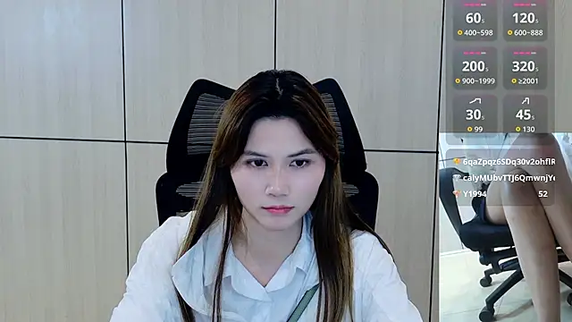 zhen-68 stripchat live cam model