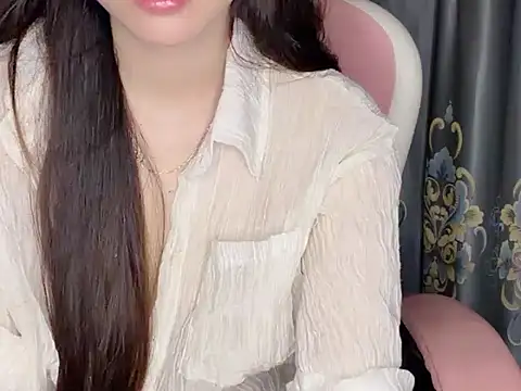 Uri_sexy stripchat live cam model