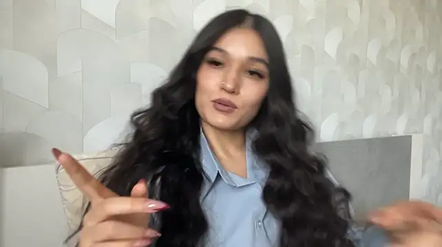 LisetteParajon stripchat live cam model