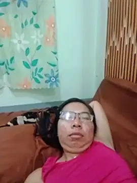 Horny_gelyn stripchat live cam model