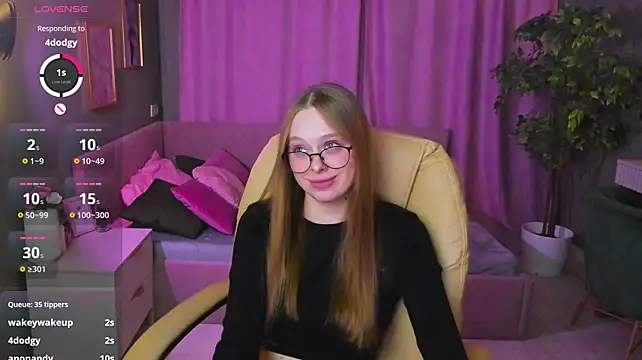 Meg_Ryann stripchat live cam model