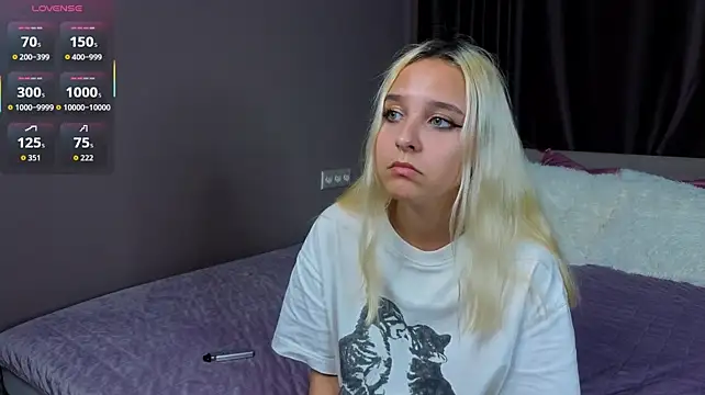 NenaBreiter stripchat live cam model