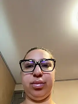 xLexi stripchat live cam model