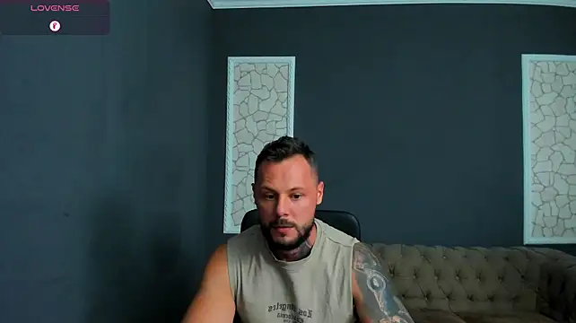 BrianHunts stripchat live cam model
