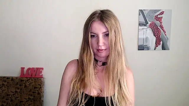 Honey_Lilly_ stripchat live cam model
