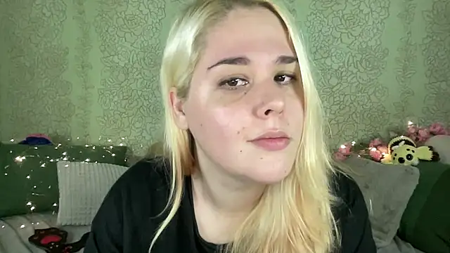 IvyLebelly stripchat live cam model