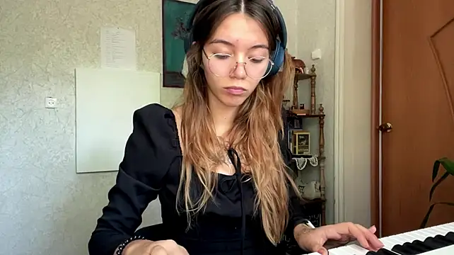 meowskyy stripchat live cam model