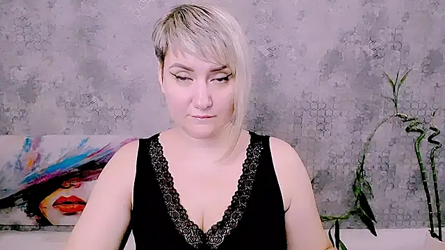 Djullia stripchat live cam model