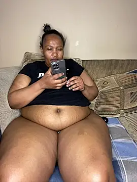 Amandious stripchat live cam model