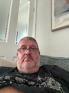 Daddystrokes4u stripchat live cam model